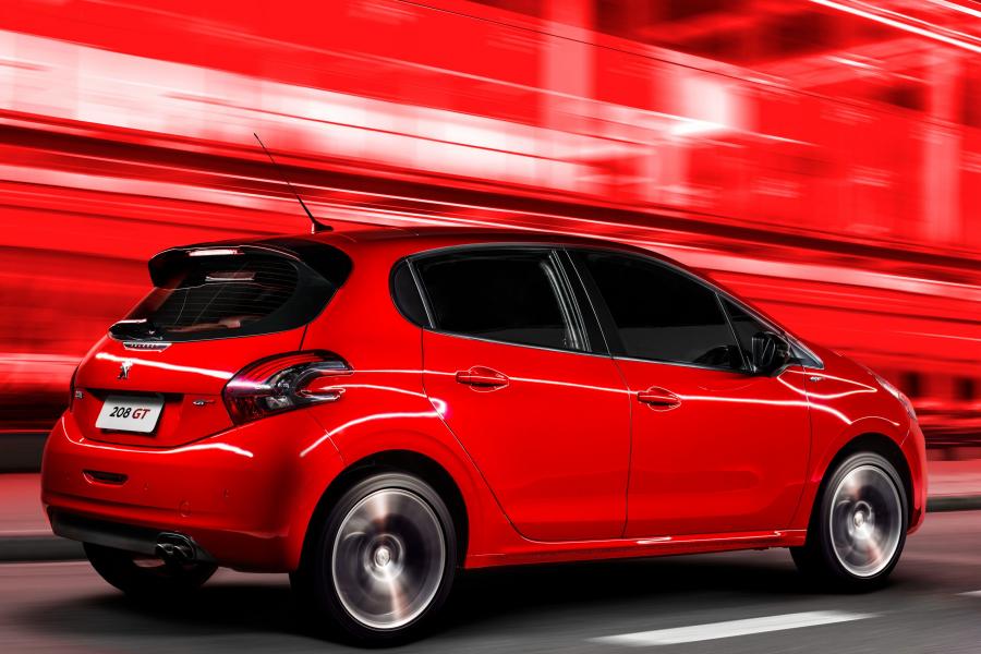  Peugeot 208 GT 2016 года  (LA) (фото 20 из 25)